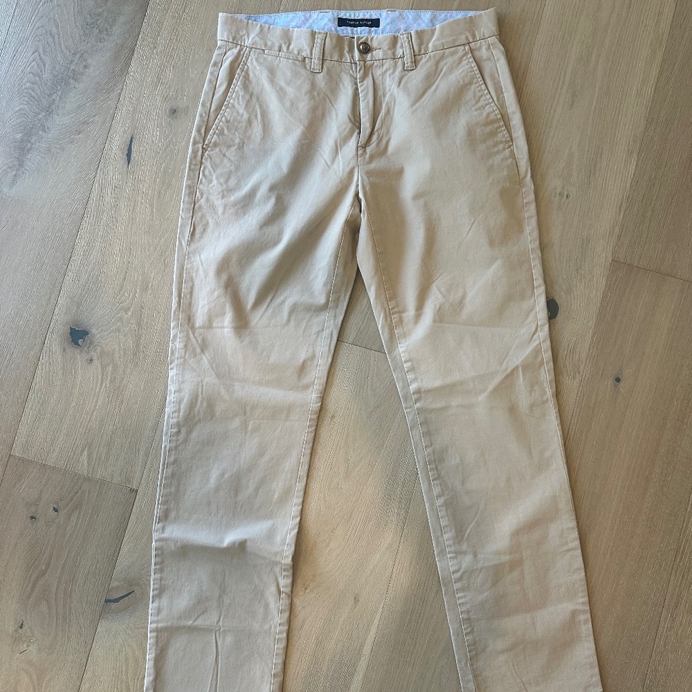 Tommy Hilfiger 30x32 Men's Khakis
